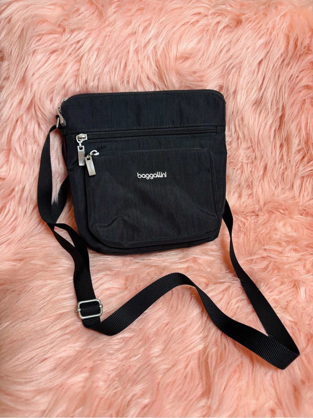 Baggallini Modern Pocket Black Nylon Crossbody Bag